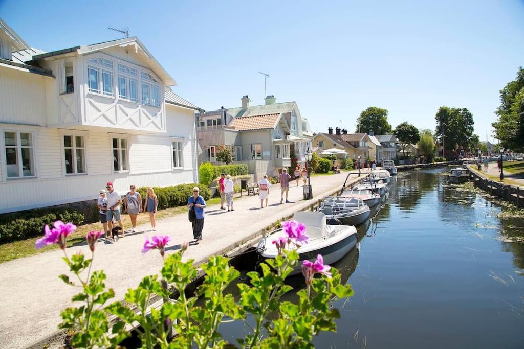 Villa Med Pool Och Bara 600M Till Havet! Trosa Exteriér fotografie
